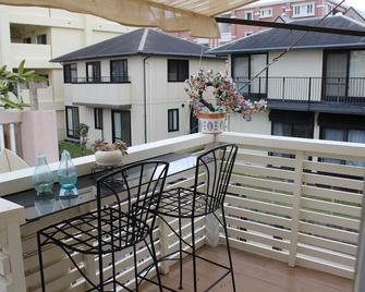Guest House Kona - Chatan - Balcón