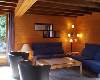 Comfortable 4 star cottage, 10 people, 10 minutes from Gerardmer, Wifi, Sauna - Le Tholy - Salon