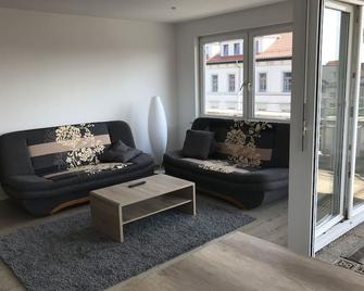 Exklusive Wohnung mit Dachterrasse in Schleußig - Leipzig - Sala de estar