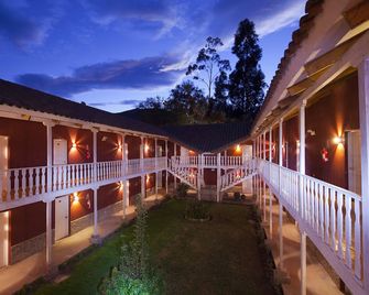 San Agustin Urubamba - Urubamba - Budova