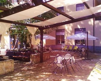 Hotel Meranda - Camigliatello Silano - Innenhof