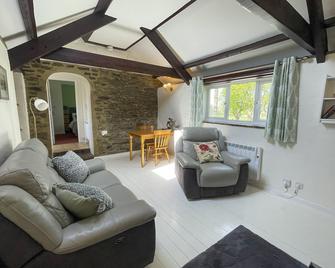 Canllefaes Cottages - Cardigan - Living room