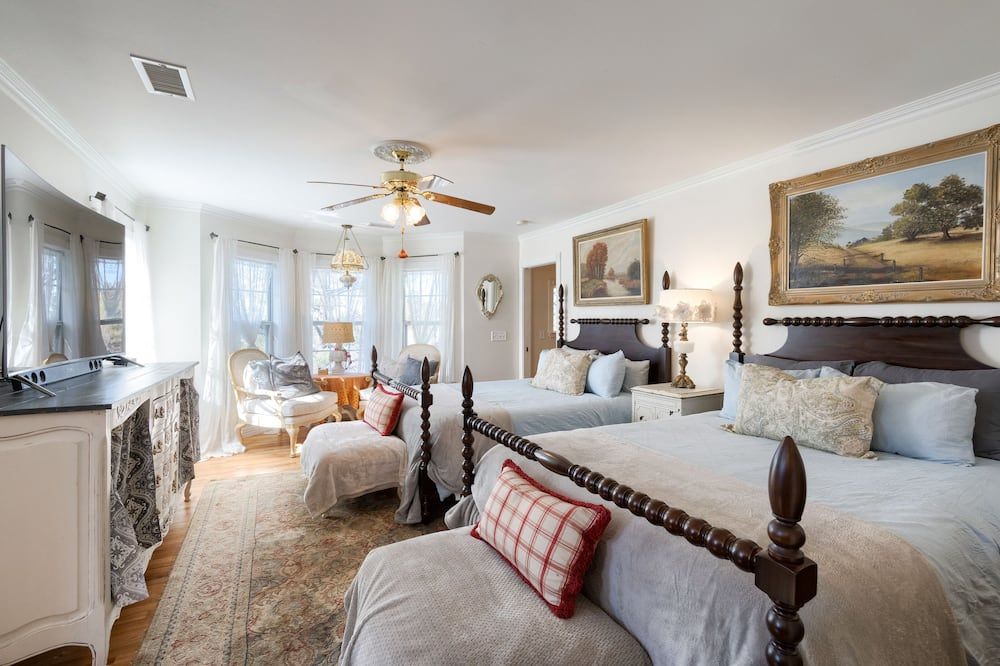 Best Location+Sleeps 18+6Bed/5Bath+Jacuzzi+Gym - Prescott - Habitación