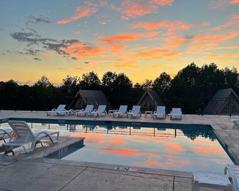 Skylaranna Resort & Spa - Hendersonville - Piscina