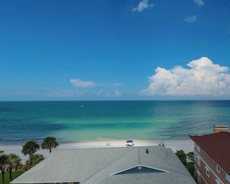 Beachfront Condo-Gulf Views-On the Sand! - Belleair Bluffs - Playa