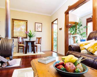 Lillypilly's Cottages & Day Spa - Maleny - Stue