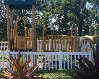 Bright Luxury 6br/3.5ba Near Disney Peaceful Trail Getaway Family Friendly Oasis - Ocoee - Outdoors view
