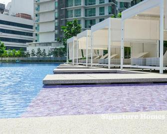Robertson Bukit Bintang Suites Kuala Lum - Kuala Lumpur - Pool