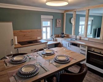 Ferienwohnung Zum Weißen Roß - Bad Berleburg - Essbereich