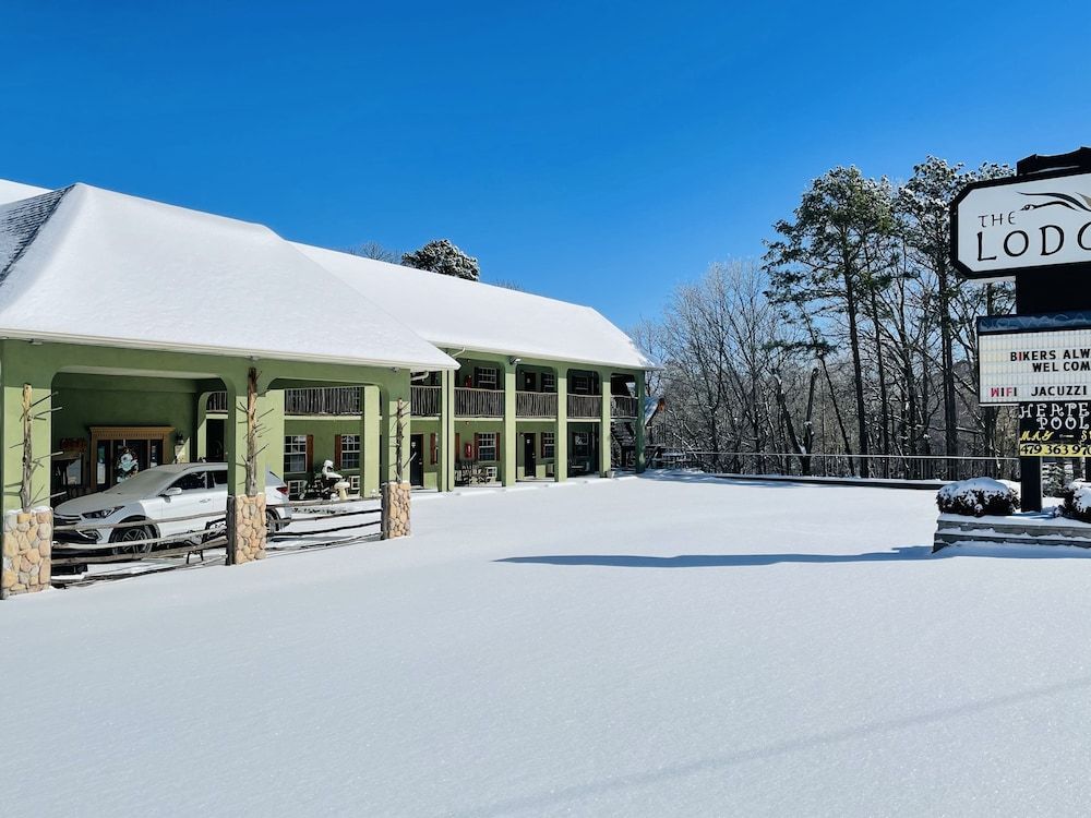 The Lodge - יורקה ספרינגס - בניין