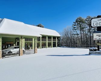 The Lodge - יורקה ספרינגס - בניין