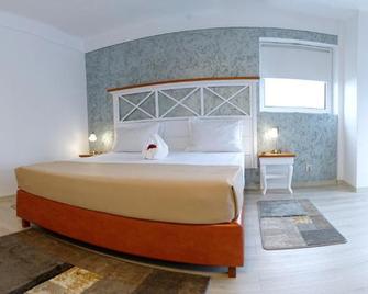 Hotel Albatros - מאמאיה - חדר שינה