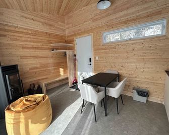 Micro-Cabine in the Mountains - Solstice 6 - Saint-Philémon - Salle à manger