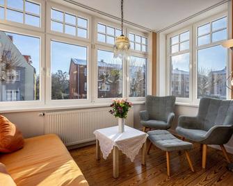 Haus Übersee Wohnung Fidji - Warnsdorf - Living room