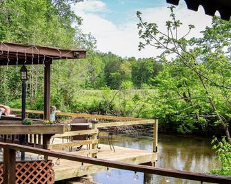 Serenity at Rock Retreat Room 24 - Waynesboro - Patio