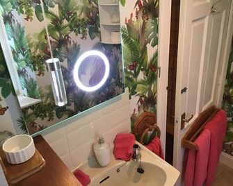 Hundalee House - Jedburgh - Bathroom