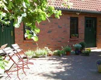 Ferienwohnung 3 - Ferienwohnungen Meyer - Bollewick - Patio