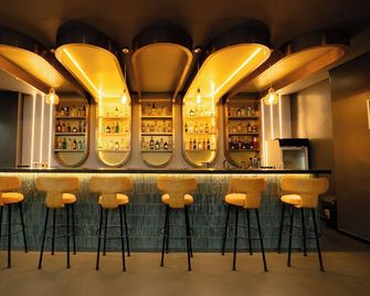 Vibe Hotel Alabang - Manila - Bar