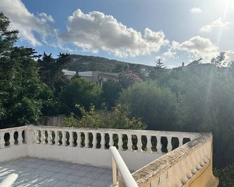 Cozy 2BR apartment within a villa with Green Views - Bizerte - Balcony