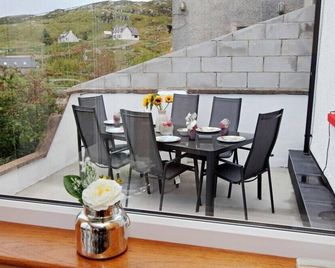Old Post Office, Family Friendly, With Open Fire In Tarbert - 타버트 - 파티오