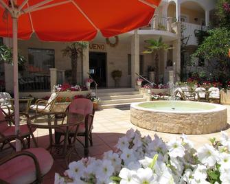 Bueno Hotel - Rethymno - Patio