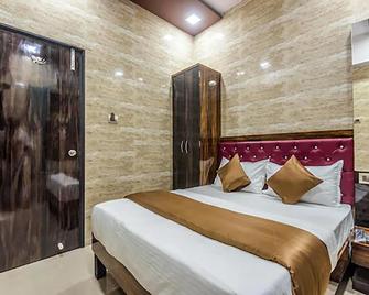 Hotel Plaza Mumbai - Mumbai - Habitació