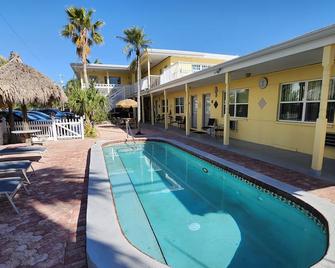 Silver Sands Motel - Bãi biển Clearwater - Bể bơi