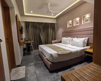 Hotel Varishtta Executive Inn - Navi Mumbai - Habitación