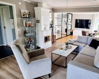 Family friendly Villa with sauna in the nature - Borås - Wohnzimmer