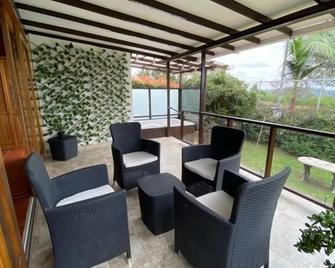Finca Hotel 12 Palmas- Aeropuerto Jmc - Rionegro - Patio