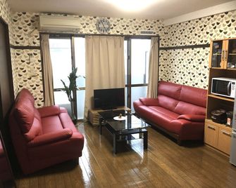 Cozy Family room KY apartment - Naha - Sala de estar