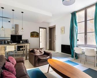Magnifique Appartement avec climatisation en Hyper Centre de Bordeaux - ボルドー - リビングルーム