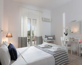 Iris Beach Hotel - Monemvasia