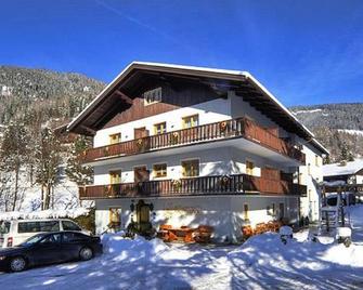 Nockberge Zirbenzimmer - Pension Haus Isabella - Bad Kleinkirchheim - Gebäude