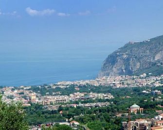 Villevieille - Piano di Sorrento - Vista del exterior