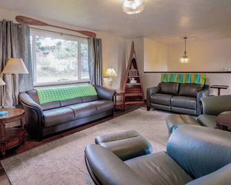 Charming 3-bedroom house with AC, WiFi in welcoming Chiloquin - Chiloquin - Sala de estar