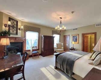 The Port Hotel - Port Washington