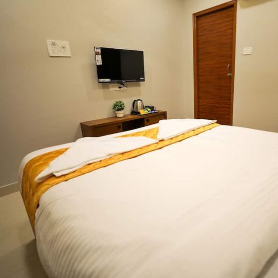 Hotel Ceasta, Next Us Consulate Hyderabad, Gachibowli image 1