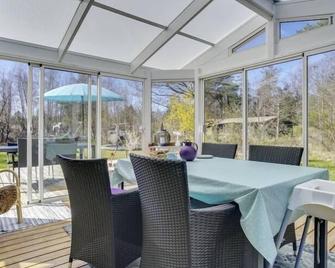 Holiday Home Jytte - 1-2km from the sea in Sealand by Interhome - Højby - Ristorante