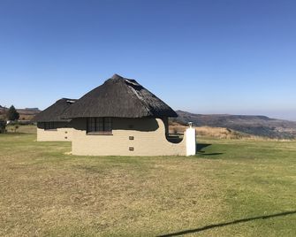 Windmill Farm - Bonjaneni - Outdoors view