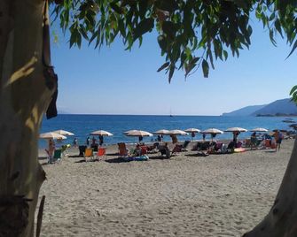 Testa di Monaco Natural Beach - Capo d'Orlando - Пляж