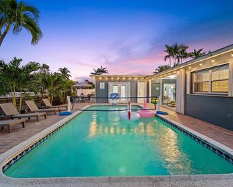 Peaceful 5br -Waterway Views Private Heated Pool - Fort Lauderdale - Pool