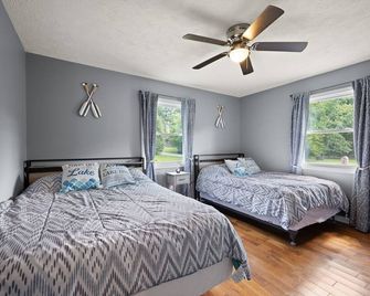 4 bedroom house WiFi/AC/deck/firepit/grill Laurel Lake/Cumberland Falls, Corbin - Corbin - Slaapkamer