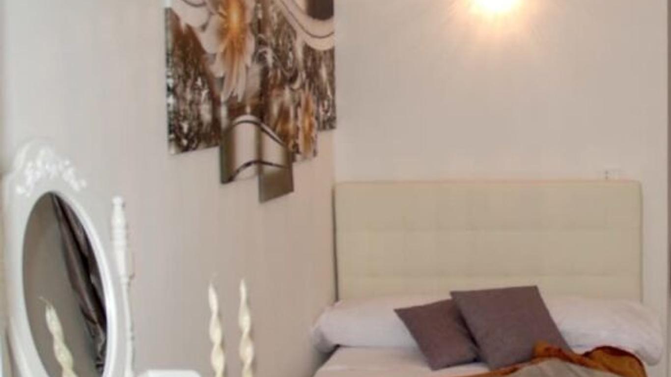 Luxor Eco Roma Casa E Appartamento Per Vacanze In Centro Piazza Bologna, Colosseo, Piazza Di Spagna, Vaticano, San Pietro, Sapienza, Fontana Di Trevi, Piazza Navona, Trastevere, Tiburtina, Termini, Aeroporto