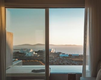Nomia Sunset Suites Mykonos - Paraga - Pool