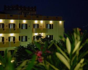 Hotel Solaria - Rodi Garganico - Bygning