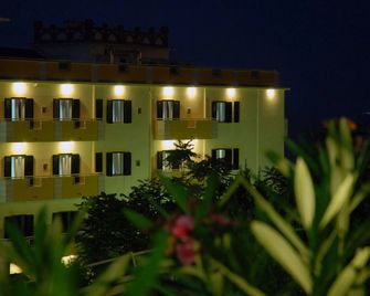 Hotel Solaria - Rodi Garganico - Rakennus