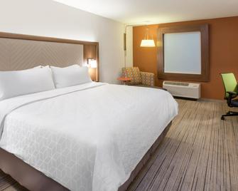 Holiday Inn Express Greensburg - Greensburg - Bedroom