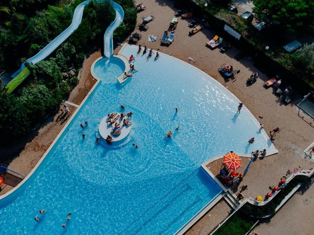 Camping Del Sole Village - איזאו - בריכה