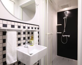 Hotel Tavinos Asakusa - Tokyo - Bathroom